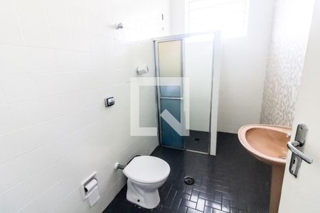 Casa à venda com 250m², 5 quartos e 9 vagas Casa à venda com 250m², 5 quartos e 9 vagasBanheiro