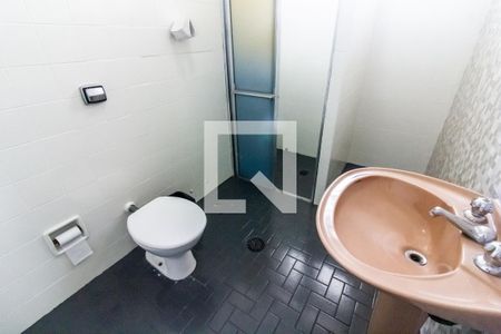 Casa à venda com 250m², 5 quartos e 9 vagas Casa à venda com 250m², 5 quartos e 9 vagasBanheiro