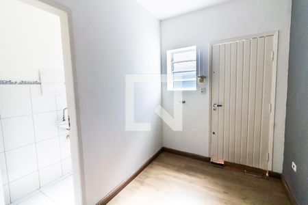 Casa à venda com 250m², 5 quartos e 9 vagas Casa à venda com 250m², 5 quartos e 9 vagasLavanderia