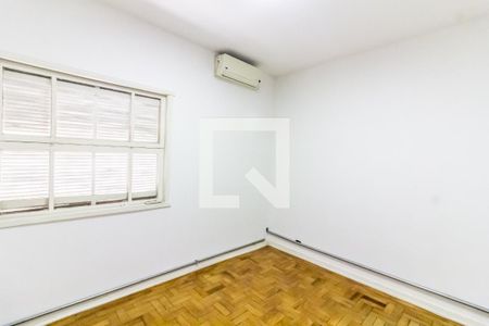 Casa à venda com 250m², 5 quartos e 9 vagas Casa à venda com 250m², 5 quartos e 9 vagasQuarto 2