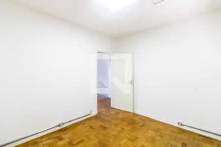 Casa à venda com 250m², 5 quartos e 9 vagas Casa à venda com 250m², 5 quartos e 9 vagasQuarto 2