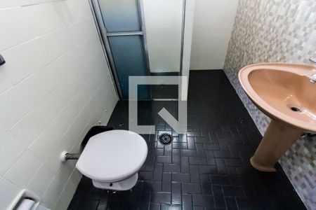 Casa à venda com 250m², 5 quartos e 9 vagas Casa à venda com 250m², 5 quartos e 9 vagasBanheiro