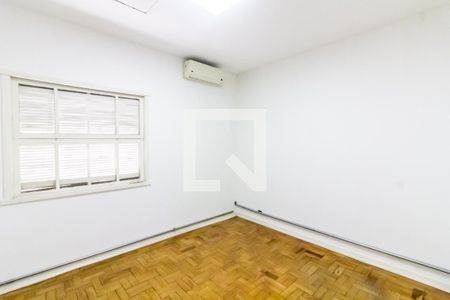 Casa à venda com 250m², 5 quartos e 9 vagas Casa à venda com 250m², 5 quartos e 9 vagasQuarto 2