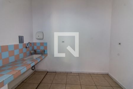 Casa à venda com 250m², 5 quartos e 9 vagas Casa à venda com 250m², 5 quartos e 9 vagasCozinha Edícula