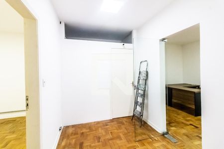 Casa à venda com 250m², 5 quartos e 9 vagas Casa à venda com 250m², 5 quartos e 9 vagasHall