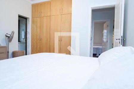 Casa de condomínio à venda com 450m², 4 quartos e 3 vagas Casa de condomínio à venda com 450m², 4 quartos e 3 vagasSuite 1