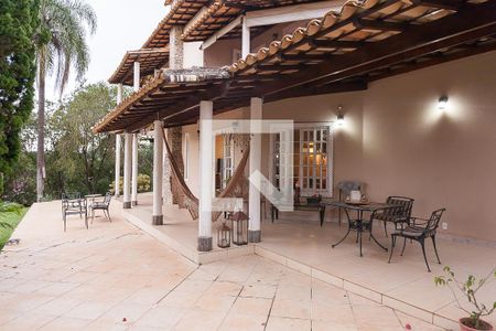 Casa de condomínio à venda com 450m², 4 quartos e 3 vagas Casa de condomínio à venda com 450m², 4 quartos e 3 vagasVaranda quintal