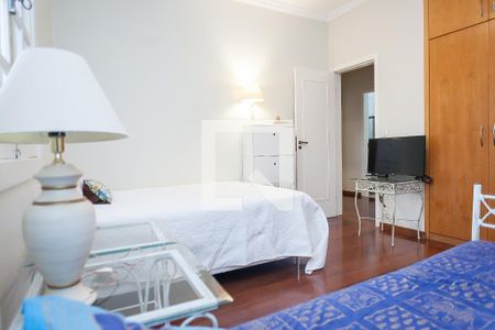 Casa de condomínio à venda com 450m², 4 quartos e 3 vagas Casa de condomínio à venda com 450m², 4 quartos e 3 vagasSuite 2