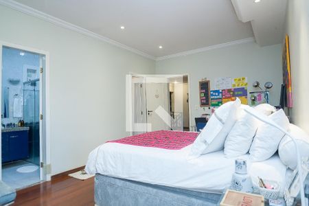 Casa de condomínio à venda com 450m², 4 quartos e 3 vagas Casa de condomínio à venda com 450m², 4 quartos e 3 vagasSuite master