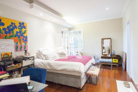 Casa de condomínio à venda com 450m², 4 quartos e 3 vagas Casa de condomínio à venda com 450m², 4 quartos e 3 vagasSuite master