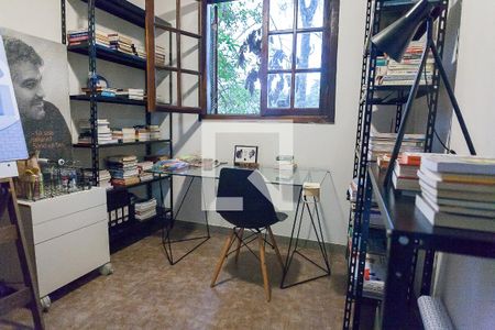 Casa de condomínio à venda com 450m², 4 quartos e 3 vagas Casa de condomínio à venda com 450m², 4 quartos e 3 vagasquarto da edícula