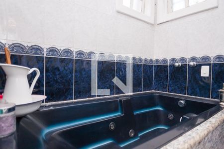 Casa de condomínio à venda com 450m², 4 quartos e 3 vagas Casa de condomínio à venda com 450m², 4 quartos e 3 vagasBanheiro suite master