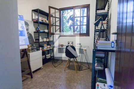 Casa de condomínio à venda com 450m², 4 quartos e 3 vagas Casa de condomínio à venda com 450m², 4 quartos e 3 vagasquarto da edícula