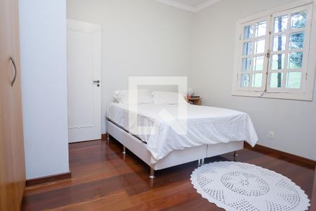 Casa de condomínio à venda com 450m², 4 quartos e 3 vagas Casa de condomínio à venda com 450m², 4 quartos e 3 vagasSuite 1