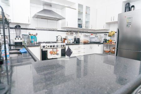 Casa de condomínio à venda com 450m², 4 quartos e 3 vagas Casa de condomínio à venda com 450m², 4 quartos e 3 vagasCozinha