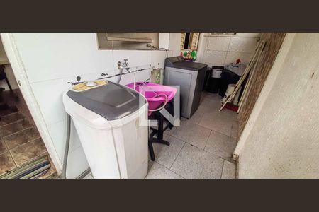 Casa à venda com 135m², 5 quartos e 2 vagas Casa à venda com 135m², 5 quartos e 2 vagasÁrea de Serviço 2