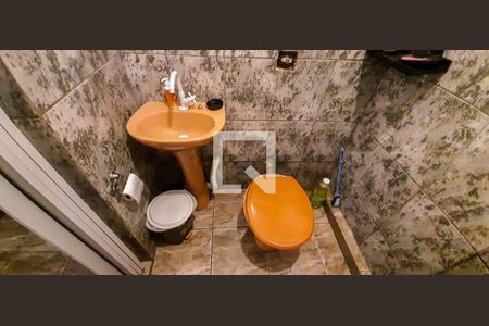 Casa à venda com 135m², 5 quartos e 2 vagas Casa à venda com 135m², 5 quartos e 2 vagasBanheiro da Suíte 2