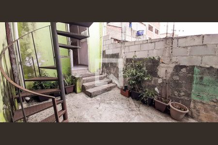 Casa à venda com 135m², 5 quartos e 2 vagas Casa à venda com 135m², 5 quartos e 2 vagasQuintal