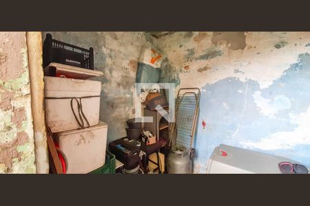 Casa à venda com 135m², 5 quartos e 2 vagas Casa à venda com 135m², 5 quartos e 2 vagasQuarto de Ferramentas e coisas