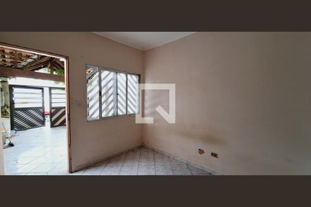 Sala de casa para alugar com 2 quartos, 74m² em Quietude, Praia Grande