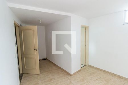 Sala de apartamento para alugar com 1 quarto, 40m² em Vila Valqueire, Rio de Janeiro