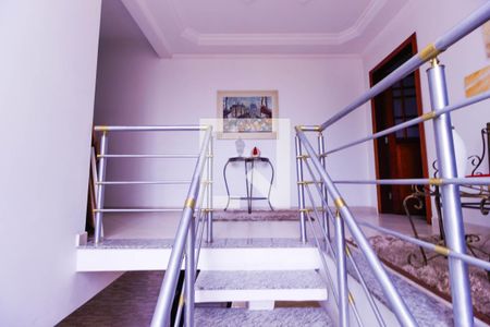 Escada de casa à venda com 3 quartos, 370m² em Chácara Santo Antônio (zona Leste), São Paulo