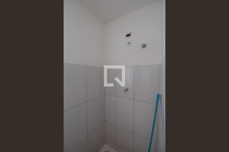 Banheiro de kitnet/studio para alugar com 1 quarto, 20m² em Vila Fatima, São Paulo