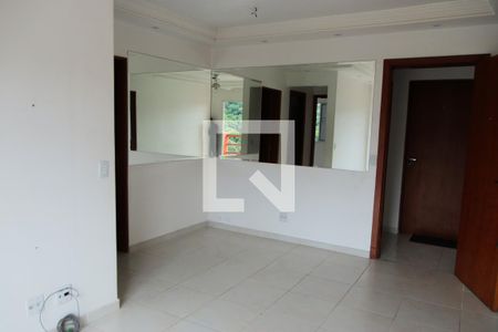 Sala de apartamento para alugar com 2 quartos, 50m² em Jardim Vista Alegre, Embu das Artes