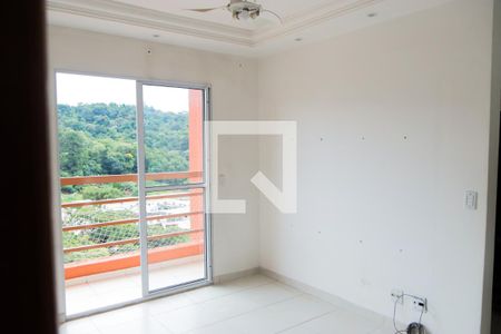 Sala de apartamento para alugar com 2 quartos, 50m² em Jardim Vista Alegre, Embu das Artes