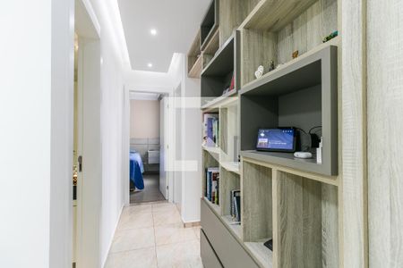 Corredor de apartamento à venda com 3 quartos, 66m² em Guaiaúna, São Paulo