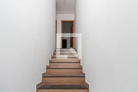 Escada de casa de condomínio à venda com 3 quartos, 70m² em Vila Nilo, São Paulo