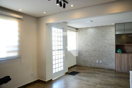 Sala de casa de condomínio para alugar com 4 quartos, 140m² em Paisagem Renoir, Cotia