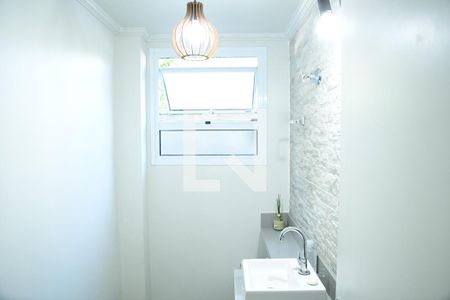 Lavabo de casa de condomínio para alugar com 4 quartos, 140m² em Paisagem Renoir, Cotia