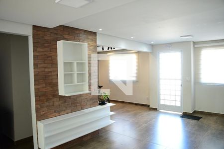Sala de casa de condomínio para alugar com 4 quartos, 140m² em Paisagem Renoir, Cotia