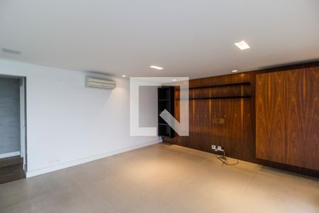 Sala de TV de apartamento à venda com 3 quartos, 262m² em Alphaville Empresarial, Barueri