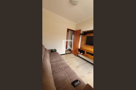 Sala de apartamento à venda com 3 quartos, 70m² em Heliópolis, Belo Horizonte