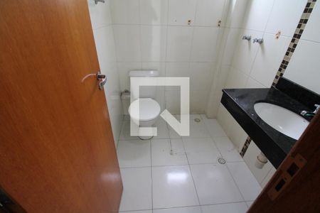 Banheiro de apartamento à venda com 2 quartos, 53m² em Vila Santos, São Paulo