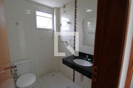 Banheiro de apartamento à venda com 2 quartos, 53m² em Vila Santos, São Paulo