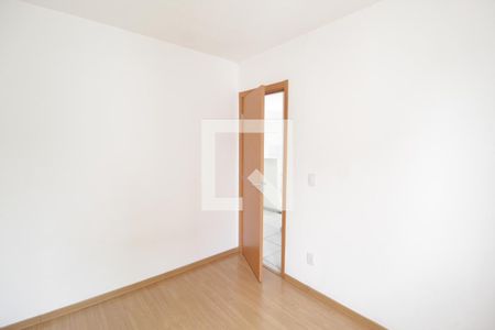 Quarto 1 de apartamento para alugar com 2 quartos, 45m² em Jardim Patricia, Uberlândia