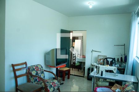 Sala de TV de casa para alugar com 4 quartos, 140m² em Piratininga, Belo Horizonte