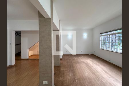 Sala de casa à venda com 3 quartos, 152m² em Campo Belo, São Paulo