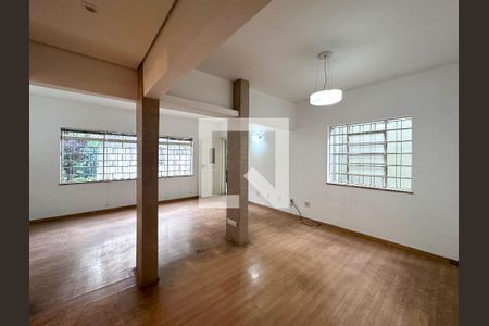 Sala de casa à venda com 3 quartos, 152m² em Campo Belo, São Paulo