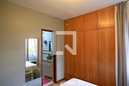 Suíte de apartamento à venda com 4 quartos, 108m² em Sagrada Família, Belo Horizonte
