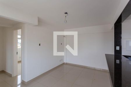Sala de apartamento à venda com 2 quartos, 60m² em Carlos Prates, Belo Horizonte