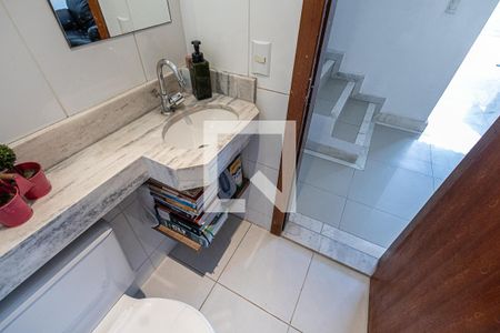 Lavabo de casa de condomínio à venda com 3 quartos, 180m² em Santa Monica, Belo Horizonte