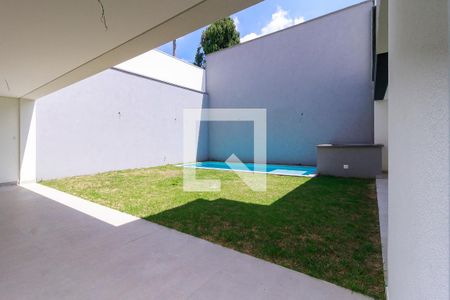 Casa de condomínio à venda com 455m², 4 quartos e 4 vagasSala