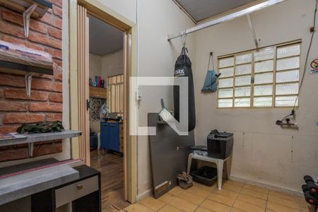 Quarto 3 de casa à venda com 3 quartos, 200m² em Costa E Silva, Porto Alegre