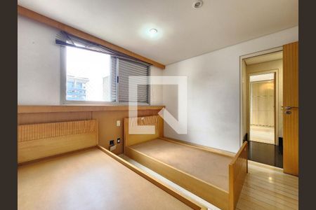 Quarto Semi-suíte 4 de apartamento à venda com 4 quartos, 160m² em Santo Agostinho, Belo Horizonte