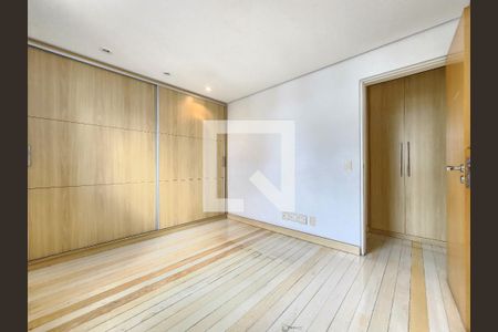 Quarto Semi-Suíte 3 de apartamento à venda com 4 quartos, 160m² em Santo Agostinho, Belo Horizonte