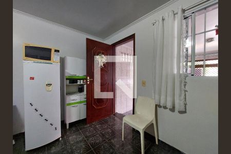 Cozinha de casa para alugar com 1 quarto, 30m² em Jardim Lallo, São Paulo